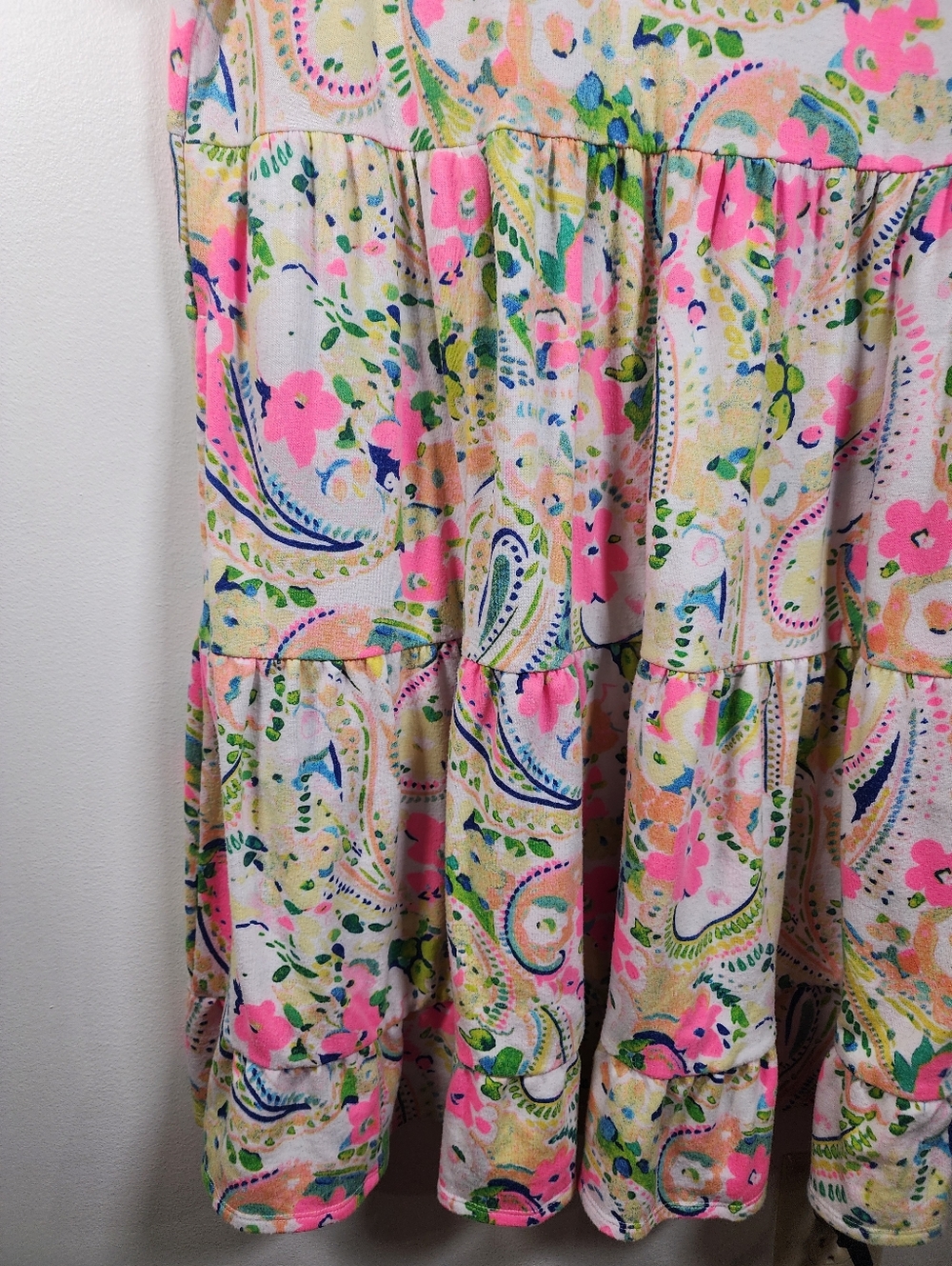 CROWN & IVY Floral Paisley Tiered Babydoll Dress | Short Sleeve Boho Mini | Size - Picture 5 of 6